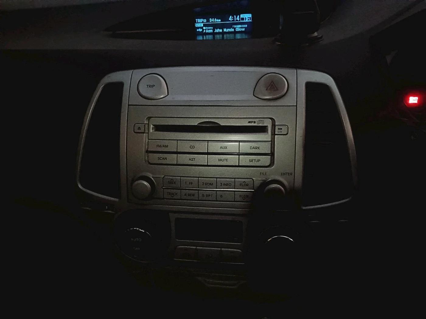 2011 Hyundai i20 SPORTZ 1.2, Petrol, Manual, 99,122 km, interior