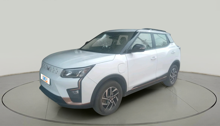 2024 Mahindra XUV400 EL Pro 39.4 KWH, Electric, Automatic, 31,510 km, exterior