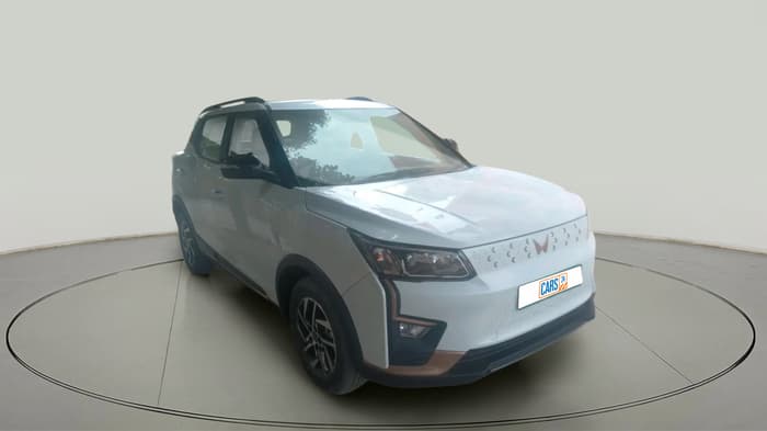 2024 Mahindra XUV400 EL Pro 39.4 KWH, Electric, Automatic, 31,510 km, exterior
