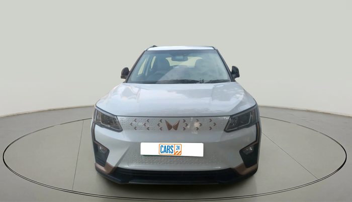 2024 Mahindra XUV400 EL Pro 39.4 KWH, Electric, Automatic, 31,510 km, exterior
