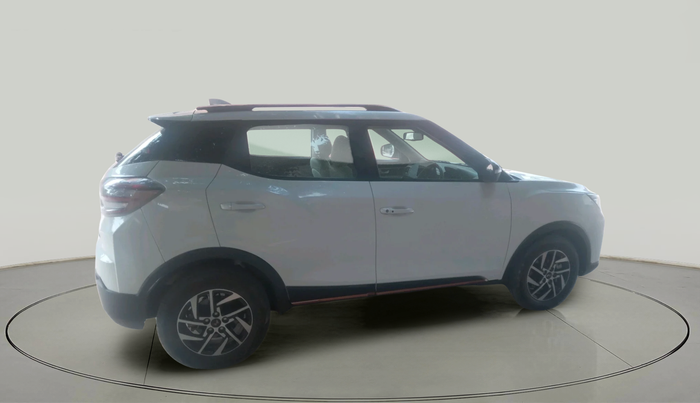 2024 Mahindra XUV400 EL Pro 39.4 KWH, Electric, Automatic, 31,510 km, exterior