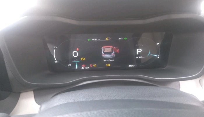 2024 Mahindra XUV400 EL Pro 39.4 KWH, Electric, Automatic, 31,510 km, interior