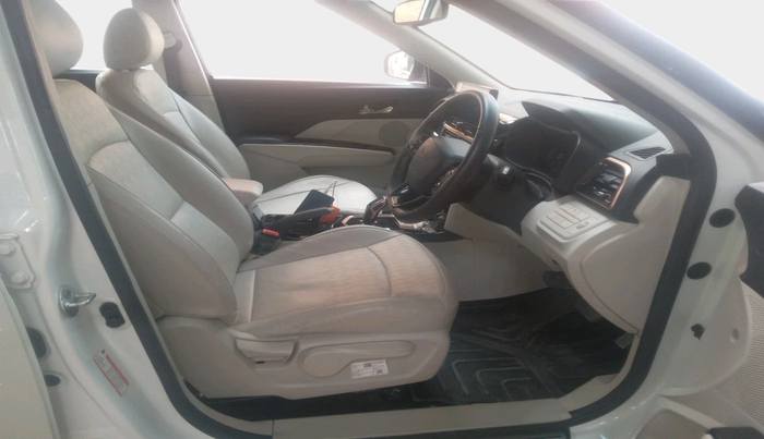 2024 Mahindra XUV400 EL Pro 39.4 KWH, Electric, Automatic, 31,510 km, interior