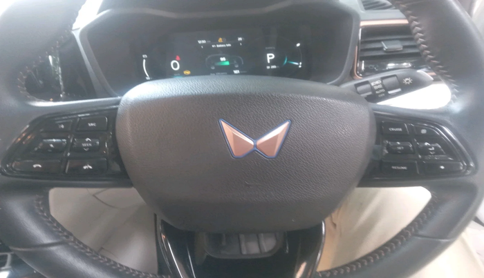 2024 Mahindra XUV400 EL Pro 39.4 KWH, Electric, Automatic, 31,510 km, interior