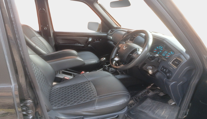 2022 Mahindra SCORPIO CLASSIC S11 MT 7S CC, Diesel, Manual, 99,598 km, interior