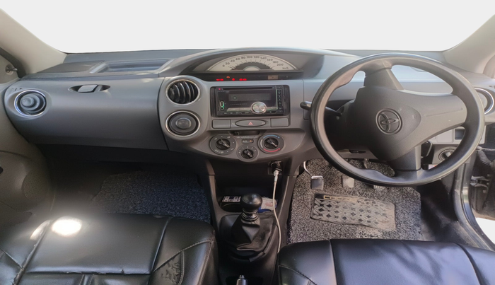 2013 Toyota Etios Liva GD, Diesel, Manual, 1,16,344 km, interior