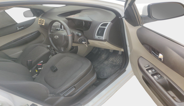 2011 Hyundai i20 MAGNA 1.2, Petrol, Manual, 23,904 km, interior