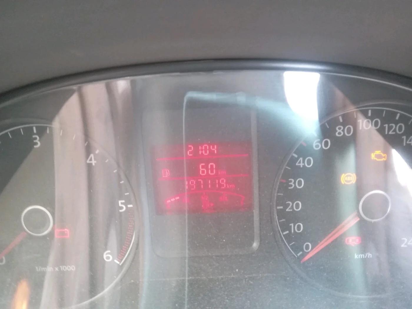 2011 Volkswagen Vento HIGHLINE DIESEL 1.6, Diesel, Manual, 1,97,119 km, interior