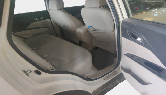 2021 Mahindra XUV300 W8 (O) 1.5 DIESEL, Diesel, Manual, 1,44,193 km, interior