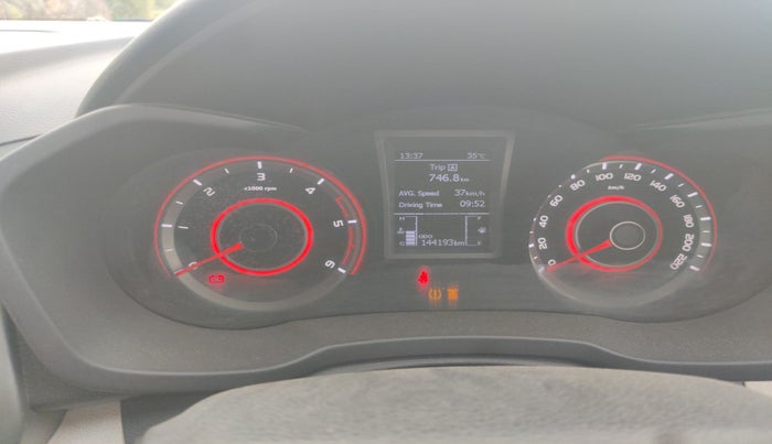2021 Mahindra XUV300 W8 (O) 1.5 DIESEL, Diesel, Manual, 1,44,193 km, interior