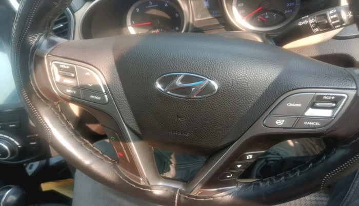 2015 Hyundai Santa Fe 2 WD AT, Diesel, Automatic, 99,234 km, interior