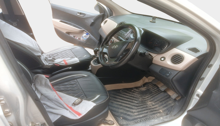 2014 Hyundai Grand i10 SPORTZ 1.1 CRDI, Diesel, Manual, 2,53,667 km, interior
