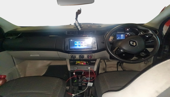 2022 Renault TRIBER RXT, Petrol, Manual, 76,846 km, interior