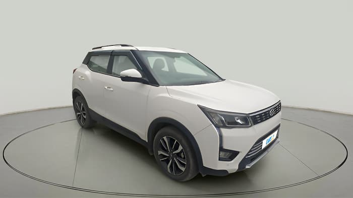 2021 Mahindra XUV300 W8 (O) 1.5 DIESEL AMT, Diesel, Automatic, 63,475 km, exterior