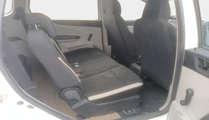 2022 Renault TRIBER RXE MT, Petrol, Manual, 77,338 km, interior