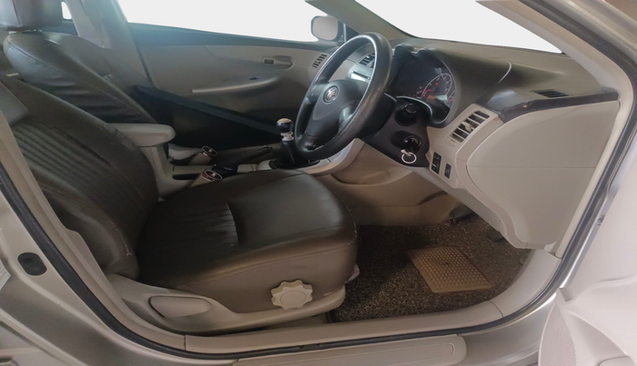 2013 Toyota Corolla Altis J DIESEL, Diesel, Manual, 1,44,567 km, interior