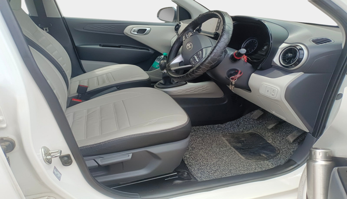 2023 Hyundai GRAND I10 NIOS SPORTZ 1.2 KAPPA VTVT, Petrol, Manual, 29,283 km, interior