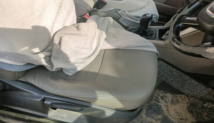 2012 Skoda Yeti AMBIENTE, Diesel, Manual, 1,41,195 km, interior