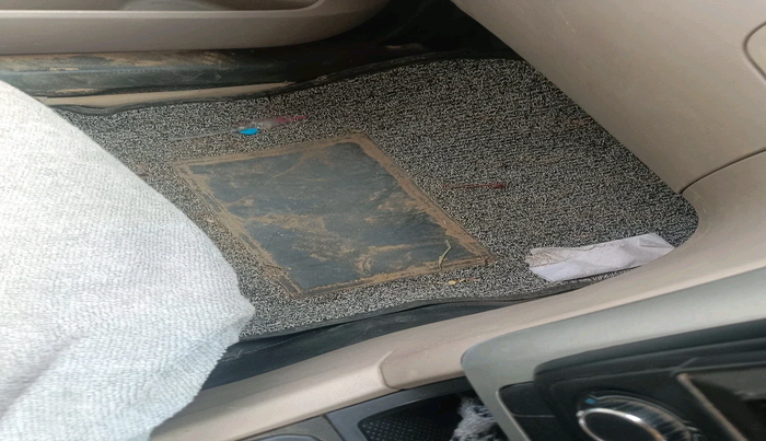 2012 Skoda Yeti AMBIENTE, Diesel, Manual, 1,41,195 km, interior