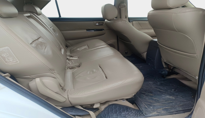 2014 Toyota Fortuner 3.0 4X2 MT, Diesel, Manual, 1,94,888 km, interior