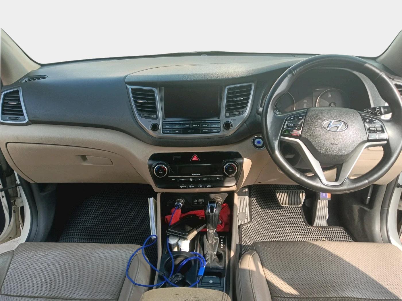 2016 Hyundai Tucson GLS 2WD AT DIESEL, Diesel, Automatic, 1,82,240 km, interior