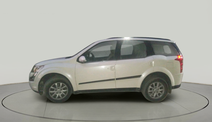 2015 Mahindra XUV500 W10, Diesel, Manual, 1,08,121 km, exterior