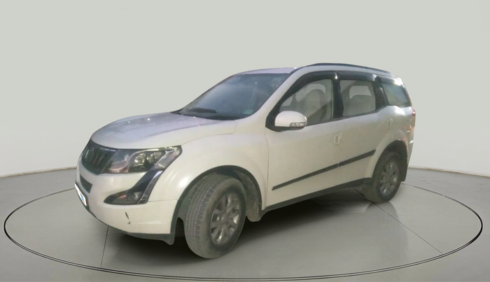 2015 Mahindra XUV500 W10, Diesel, Manual, 1,08,121 km, exterior
