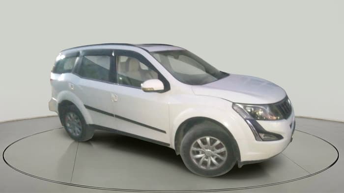 2015 Mahindra XUV500 W10, Diesel, Manual, 1,08,121 km, exterior