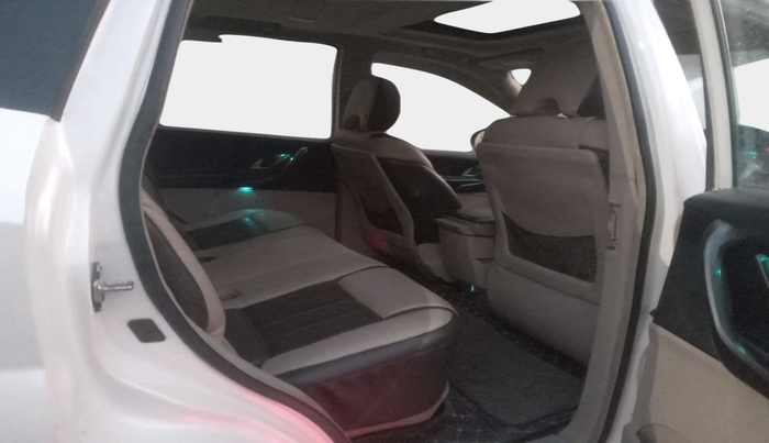 2015 Mahindra XUV500 W10, Diesel, Manual, 1,08,121 km, interior