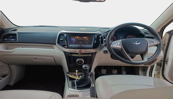 2020 Mahindra XUV300 W8 (O) 1.2 PETROL, Petrol, Manual, 41,553 km, interior