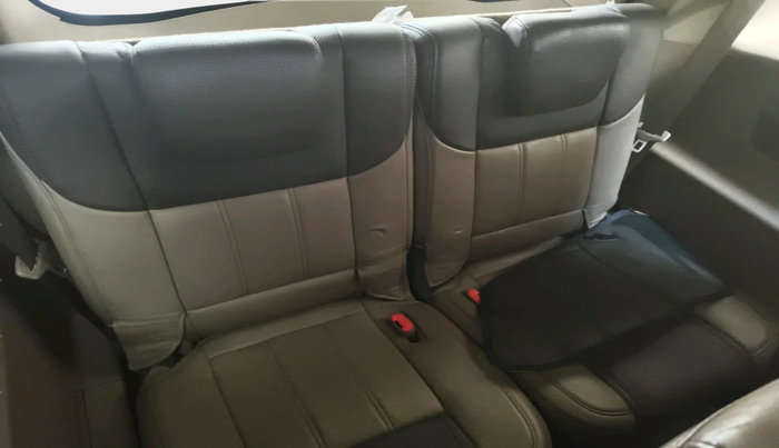 2013 Mahindra XUV500 W8, Diesel, Manual, 1,76,284 km, interior