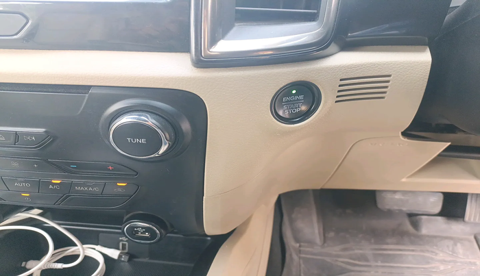2021 Ford Endeavour TITANIUM PLUS 2.0 4X4 AT SUNROOF, Diesel, Automatic, 1,26,422 km, interior