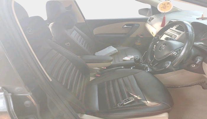 2017 Volkswagen Ameo HIGHLINE1.5L, Diesel, Manual, 1,02,000 km, interior