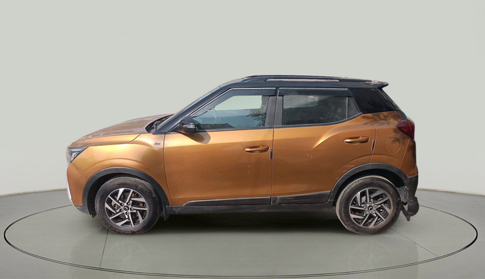 2022 Mahindra XUV300 W8 (O) 1.2 PETROL, Petrol, Manual, 22,633 km, exterior