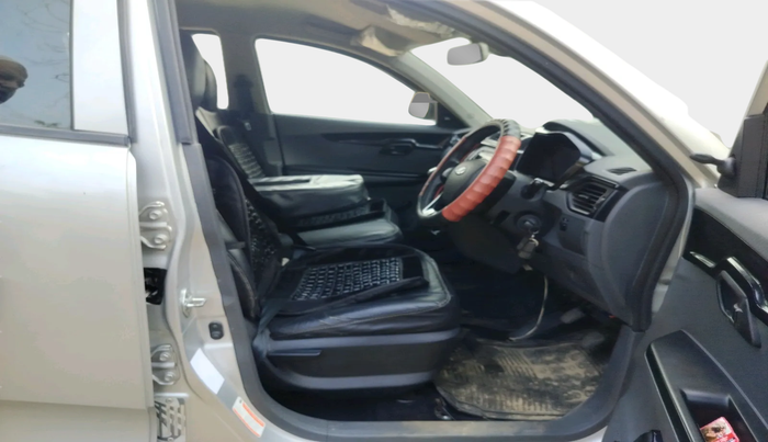 2018 Mahindra KUV 100 NXT K2 P 6 STR, Petrol, Manual, 68,709 km, interior