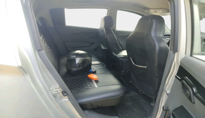 2018 Mahindra KUV 100 NXT K2 P 6 STR, Petrol, Manual, 68,709 km, interior