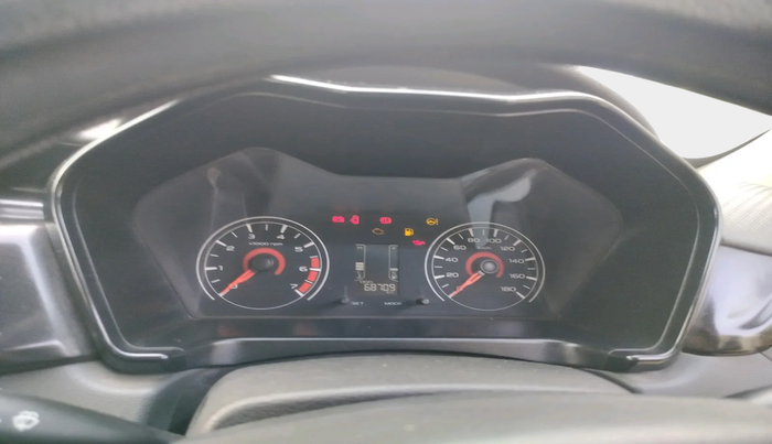 2018 Mahindra KUV 100 NXT K2 P 6 STR, Petrol, Manual, 68,709 km, interior