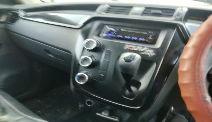 2018 Mahindra KUV 100 NXT K2 P 6 STR, Petrol, Manual, 68,709 km, interior