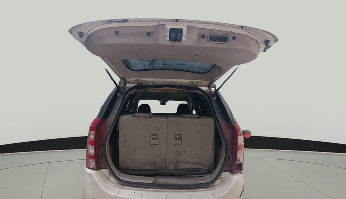 2016 Mahindra XUV500 W8, Diesel, Manual, 1,39,255 km, exterior