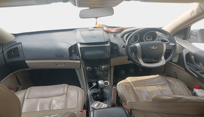2016 Mahindra XUV500 W8, Diesel, Manual, 1,39,255 km, interior