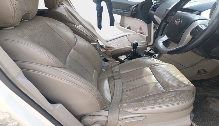 2016 Mahindra XUV500 W8, Diesel, Manual, 1,39,255 km, interior