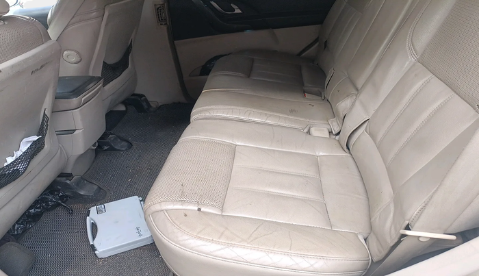 2016 Mahindra XUV500 W8, Diesel, Manual, 1,39,255 km, interior