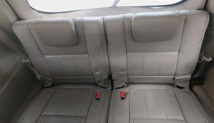 2016 Mahindra XUV500 W8, Diesel, Manual, 1,39,255 km, interior