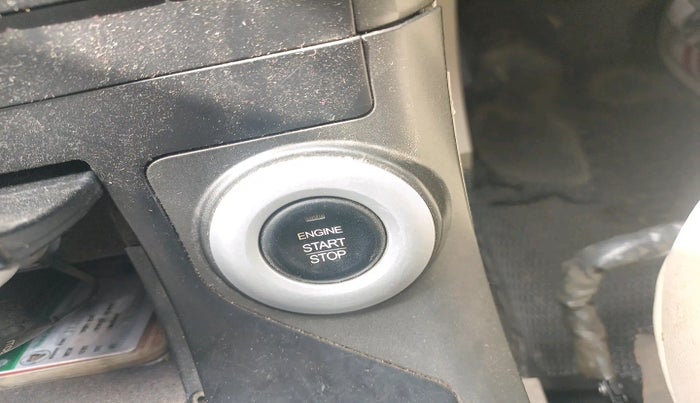 2016 Mahindra XUV500 W8, Diesel, Manual, 1,39,255 km, interior