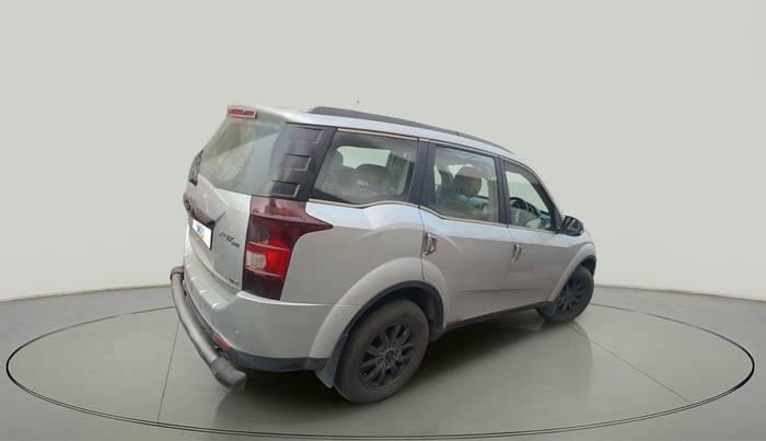 2015 Mahindra XUV500 W8, Diesel, Manual, 1,01,662 km, exterior