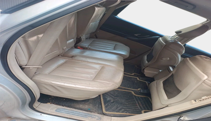 2015 Mahindra XUV500 W8, Diesel, Manual, 1,01,662 km, interior