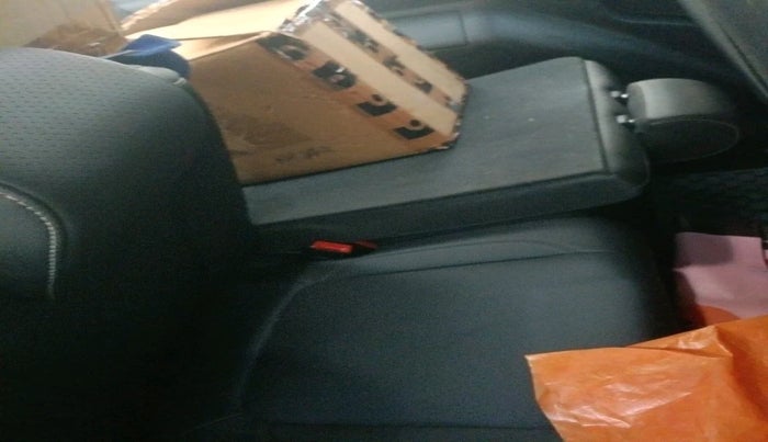 2018 Tata Hexa XTA 4X2 7 STR, Diesel, Automatic, 70,296 km, interior