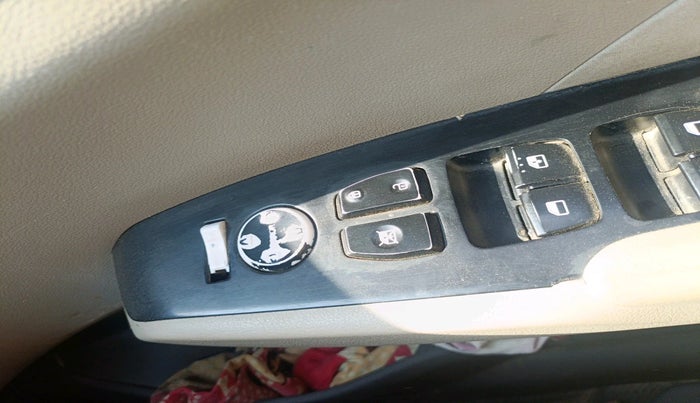 2017 Hyundai Verna 1.6 EX CRDI, Diesel, Manual, 1,30,738 km, interior