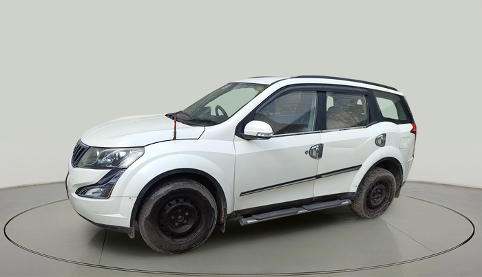 2017 Mahindra XUV500 W6, Diesel, Manual, 1,33,103 km, exterior