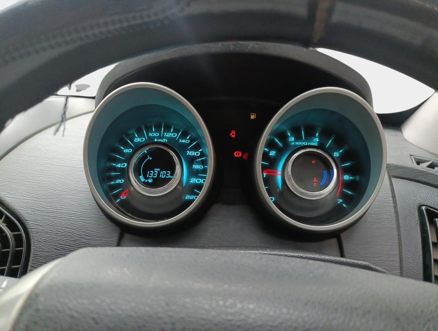 2017 Mahindra XUV500 W6, Diesel, Manual, 1,35,000 km, interior